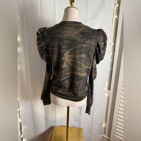 TCEC Green and Brown Puff Sleeve Boxy Sweatshirt - Picture 2 of 8